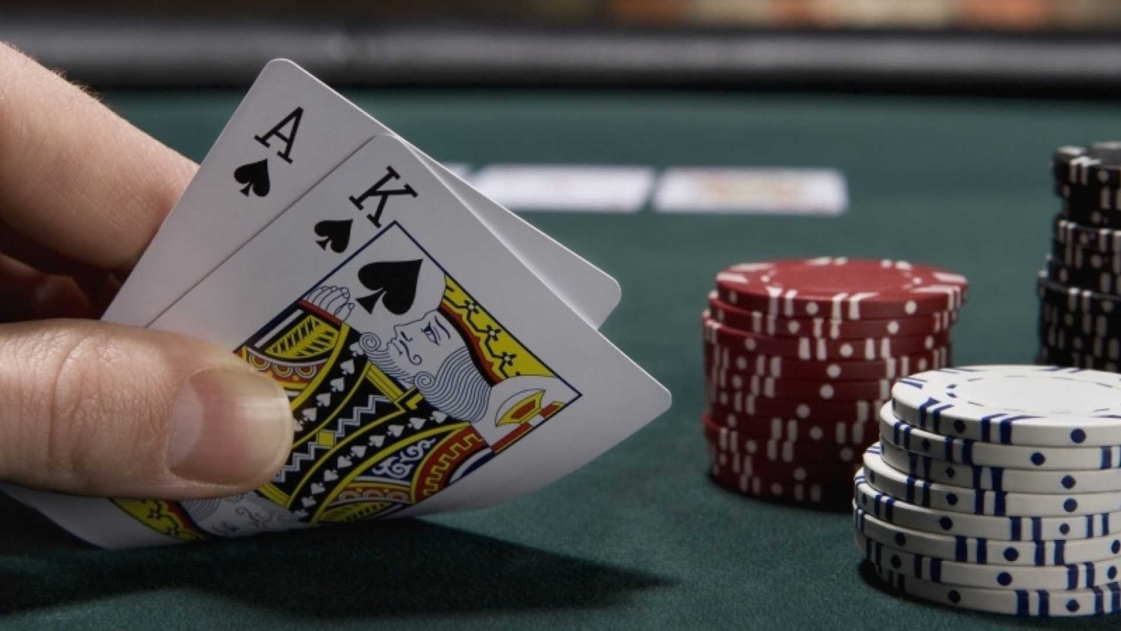 Slot Machines and Responsible Gaming Initiatives: Promoting Safe Play