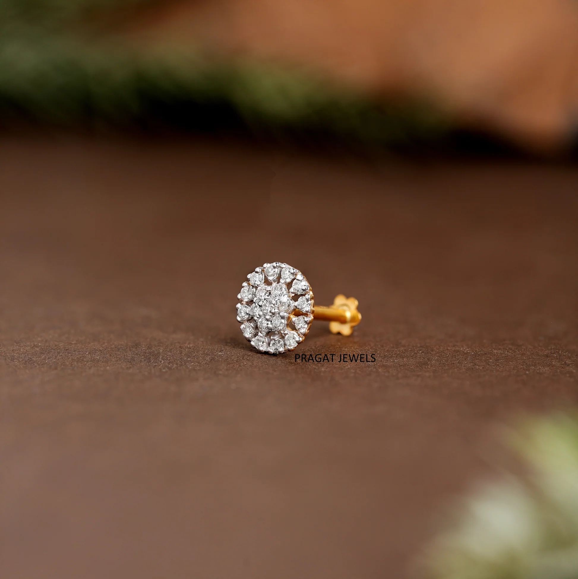Small diamond nose stud in Premium Gold | London Diamond Online